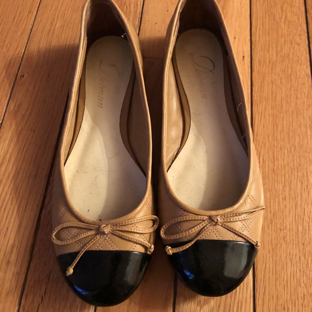 Delman flats